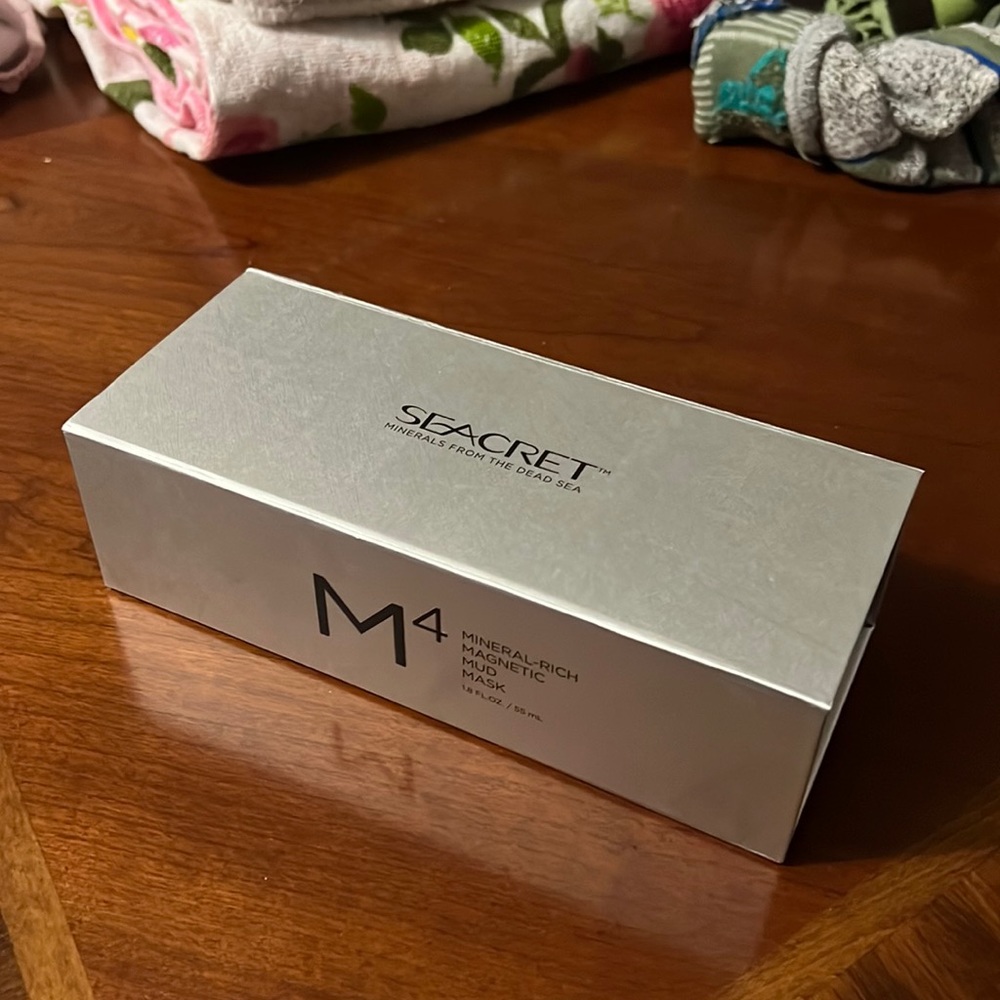 Seacret mineral rich magnetic mud mask set 1.8 oz